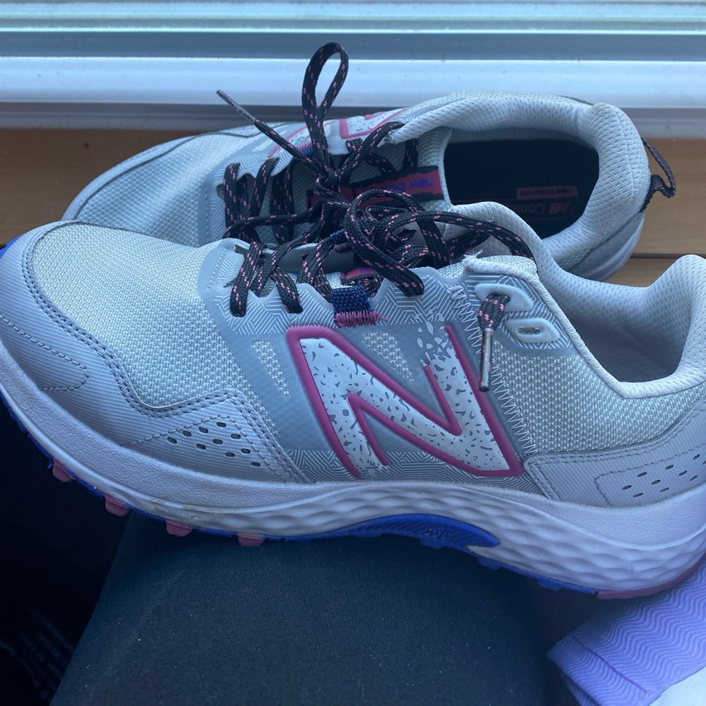 New Balance T410 Athletic Shoes